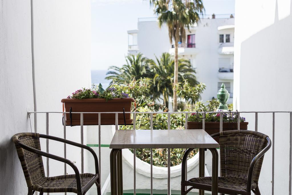 Hostal Mena Nerja Esterno foto